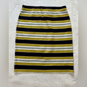 Ann Taylor Mini Skirt,‎ EUC, Size M